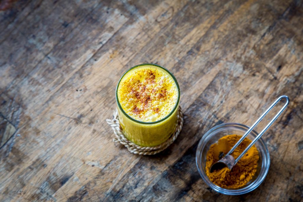 How to Make Immune-Boosting Apple, Ginger, and Turmeric Juice